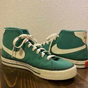 Nike hightops only worn a few times